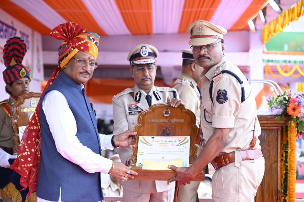 बिलासपुर पुलिस को दो राज्य स्तरीय सम्मान, अजाक थाना और डीएसपी डी.आर. टंडन हुए सम्मानित