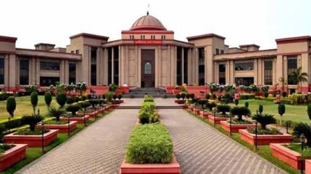 छत्तीसगढ़ हाईकोर्ट का बड़ा प्रशासनिक फैसला: चीफ जस्टिस ने नामित किए पोर्टफोलियो जज, न्यायिक अधिकारियों के तबादला आदेश जारी