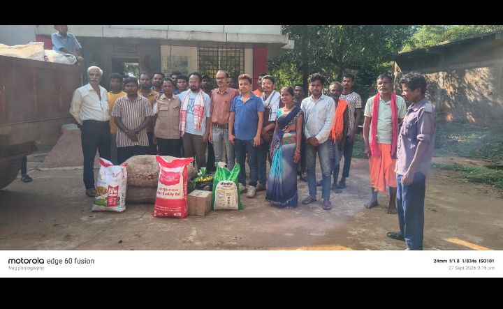 इंद्रावती नदी की बाढ़ से प्रभावित 150 परिवारों को किसान कल्याण संघ ने बांटी राहत सामग्री